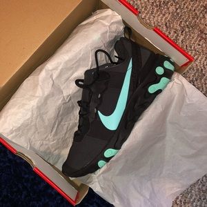 React Element 55 “Aqua”